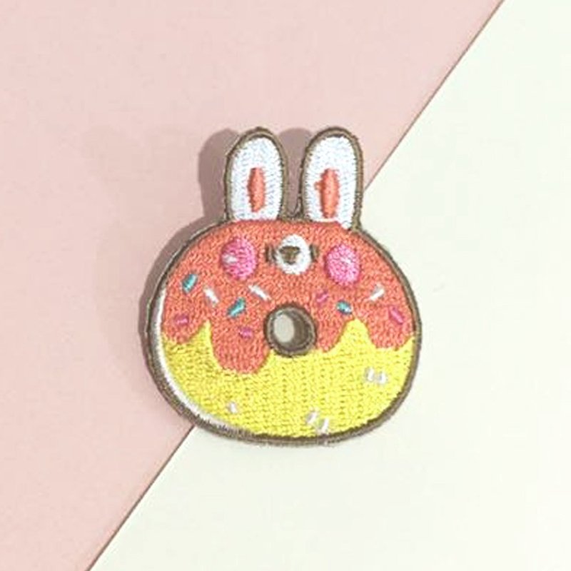 Dog clip star / original embroidery pin / donut rabbit - Brooches - Thread 
