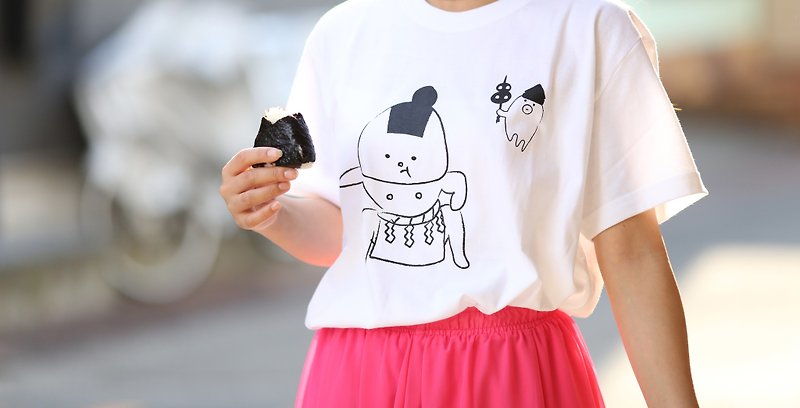 Onigiri T-shirt Dosukoi ver. Black - เสื้อยืดผู้หญิง - ผ้าฝ้าย/ผ้าลินิน ขาว