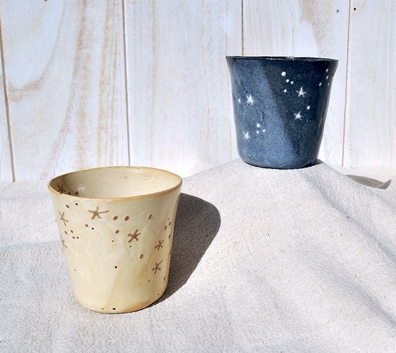 Rock glass the night sky with the Milky Way - Mugs - Pottery Blue