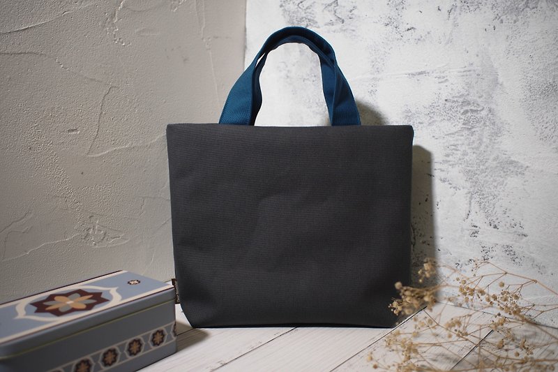 Pastoral series handbag/tote bag/handmade canvas bag/cloudy gray/pre-order - กระเป๋าถือ - ผ้าฝ้าย/ผ้าลินิน สีเทา