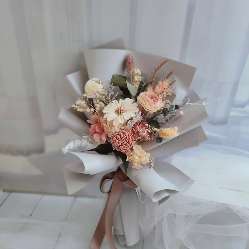 Korean-style bouquet - taro milk tea Sola immortal dry diffused bouquet graduation teacher gift - Dried Flowers & Bouquets - Plants & Flowers Khaki