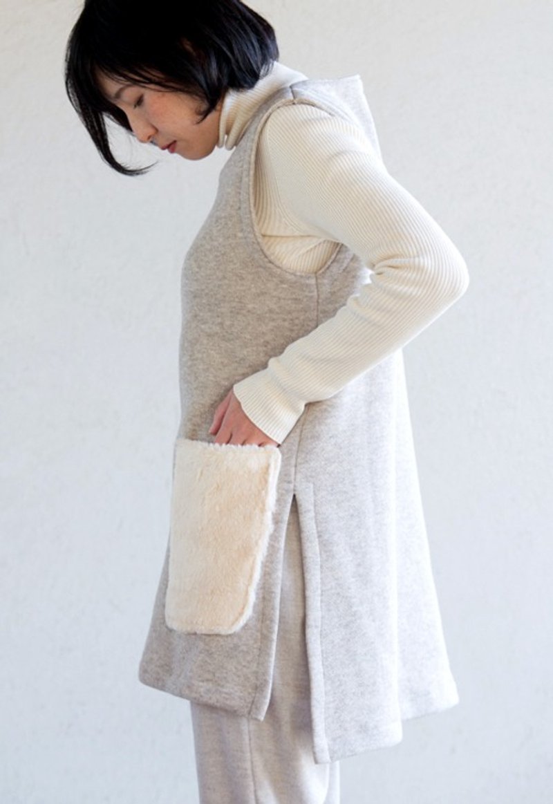 ヤク混裏起毛ニットチュニックベスト  ファーポケット付き【OrganicCottonの起毛ニット生地】 - 女上衣/長袖上衣 - 其他材質 