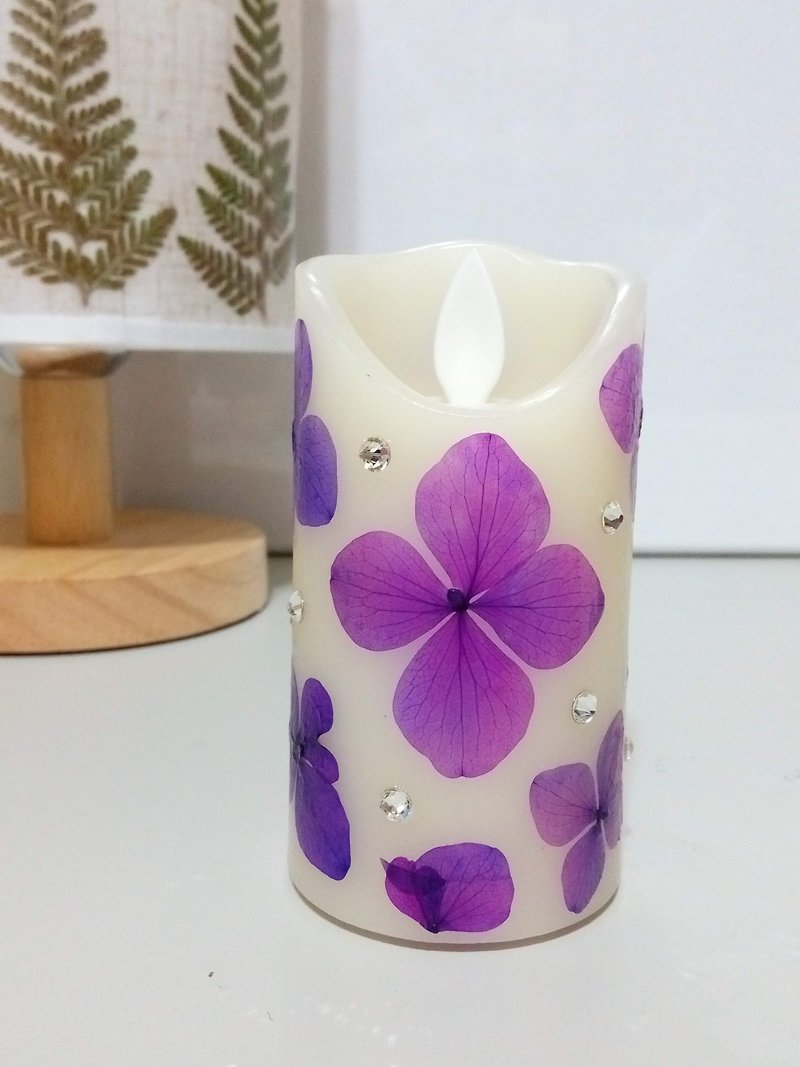 Pressed flowers Flameless Candles, Handmae with flowers - Candles & Candle Holders - Wax Purple