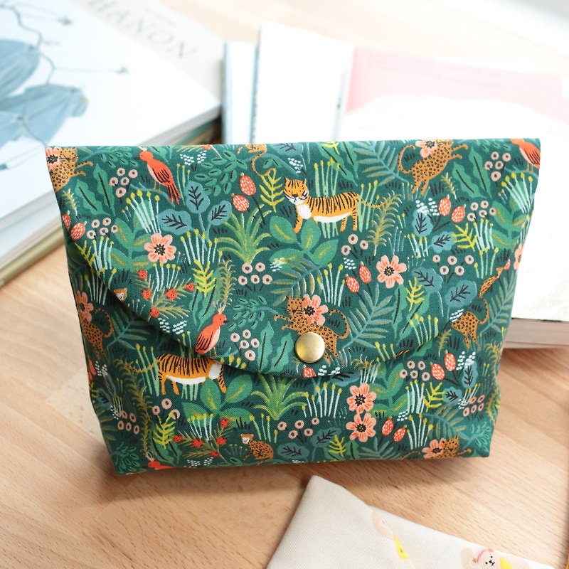 [Forest animals] cosmetic bag sundries bag storage tiger - กระเป๋าเครื่องสำอาง - ผ้าฝ้าย/ผ้าลินิน สีเขียว