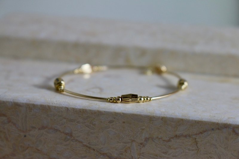 Brass bracelet 0340-little different - สร้อยข้อมือ - เครื่องประดับ สีทอง