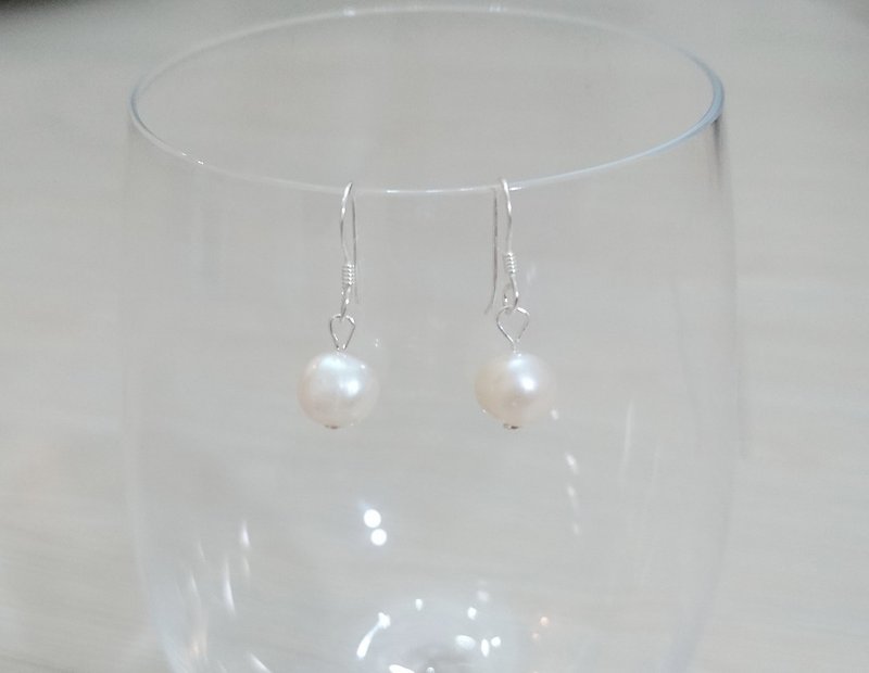 925純銀製のイヤリング天然真珠のイヤリングの耳 - ピアス・イヤリング - 金属 