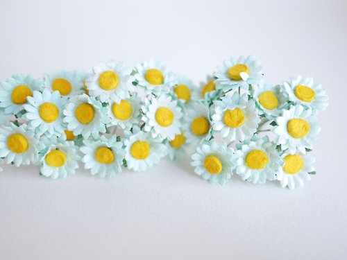 makemefrompaper Paper Flower, 100 pieces DIY small daisy flower size 1.5 cm., mint pastel color
