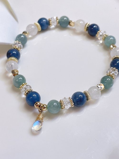 Ariel crystal艾莉兒手作*//飾品吊飾/水晶飾品/永生花 月光石/魔鬼海藍寶/白水晶/藍綠晶/彈性14K保色彈性手環