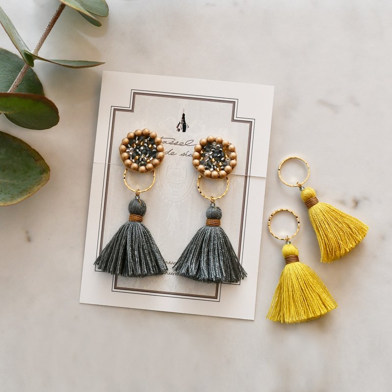 イヤリング/3way tassel earrings/Beads gray - 耳環/耳夾/耳骨夾 - 繡線 灰色
