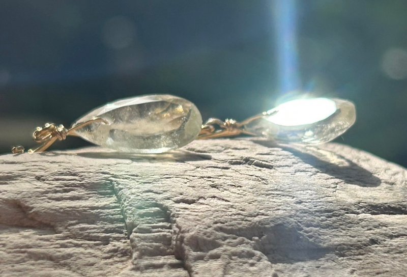 K24純金フック◇リビアングラス ピアス◇K24 Pure Gold Libyan desert glass - 耳環/耳夾/耳骨夾 - 寶石 藍色