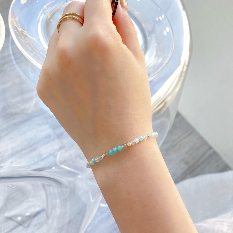 Summer | Stone bracelet 14KGFx aquamarine x Stone x moonstone x labradorite x yellow butterfly shell - สร้อยข้อมือ - คริสตัล หลากหลายสี