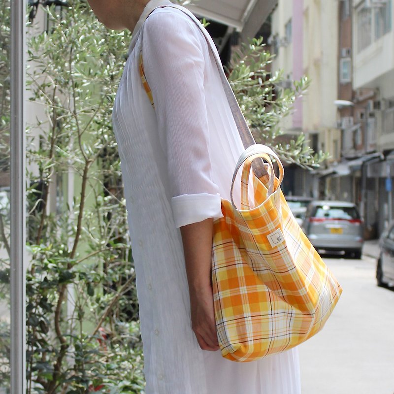 2x2BAG両面布袋|オレンジのチェック柄の厚手の綿布+花灰色の綿布 - ショルダーバッグ - コットン・麻 オレンジ