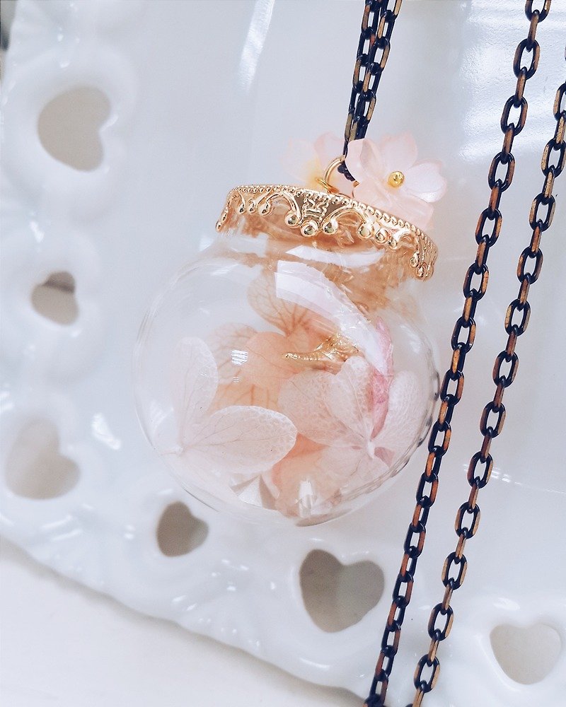momolico handmade necklace gold bird in glass bubble greenhouse with Hydrangea - Necklaces - Other Materials Pink
