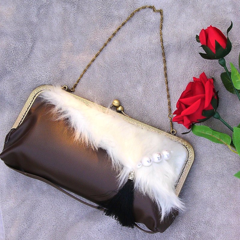 With chain ☆ Fur and Pearl clutch bag brown - Other - Genuine Leather Brown