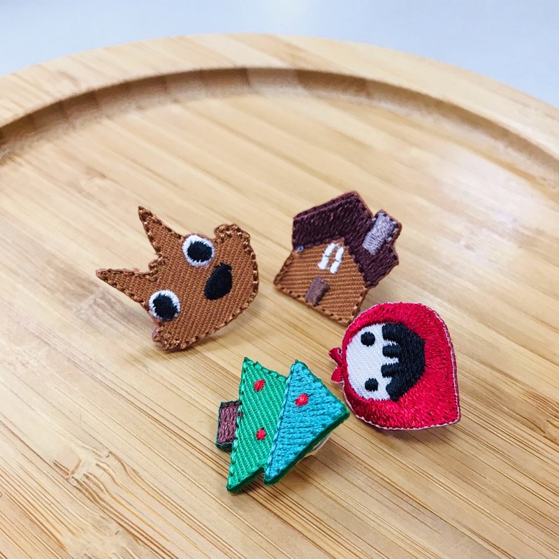 Gift Embroidered Butterfly Buckle Small Pin Little Red Riding Hood Big Wild Wolf Cabin Cute Tree Buy 3 Get 1 Free - Brooches - Cotton & Hemp Multicolor