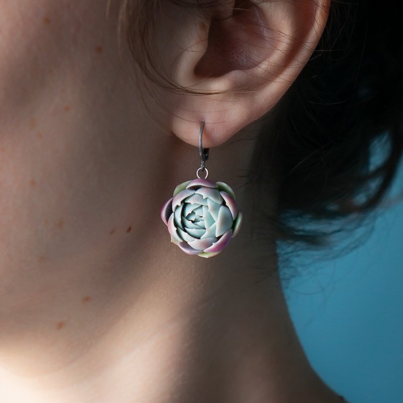 Echeveria Raspberry Ice earrings - ต่างหู - วัสดุอื่นๆ 