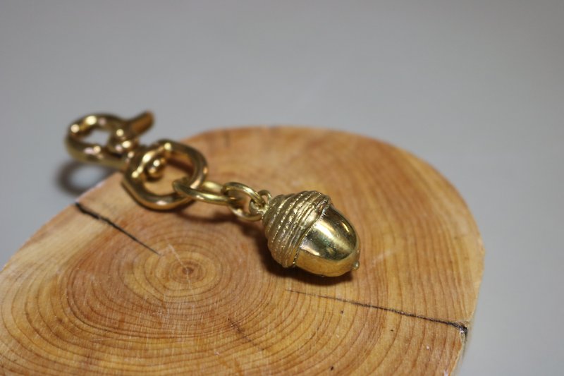 手工打造 松鼠遺落的橡果_純黃銅鑰匙圈 種子 自然 植物松果 - 鑰匙圈/鎖匙扣 - 銅/黃銅 金色