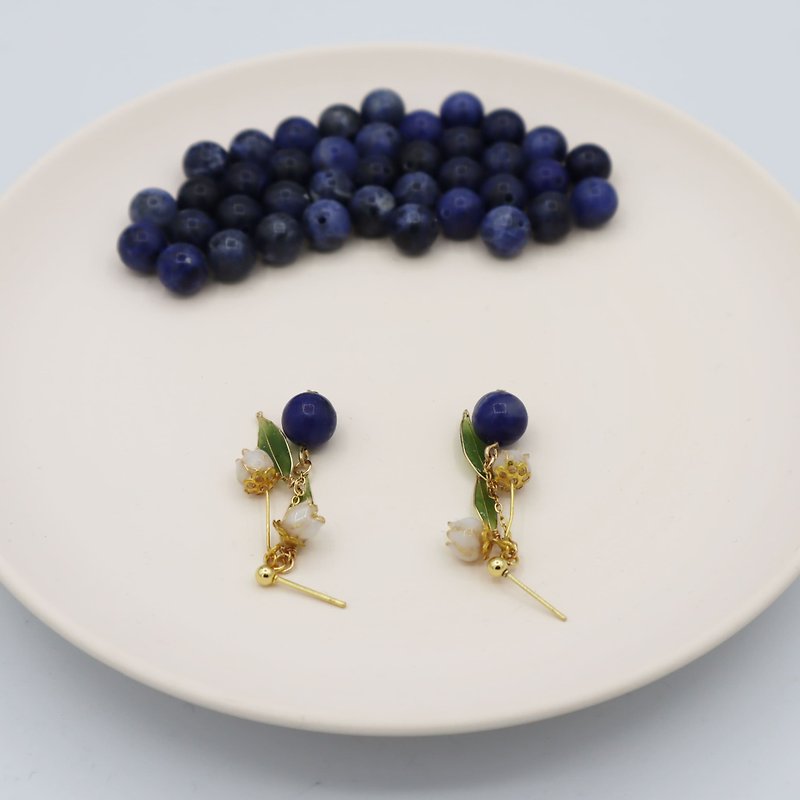 blueberry earrings_sodalite - ต่างหู - เรซิน สีน้ำเงิน