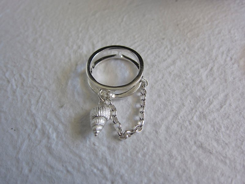 925銀 海螺小掛件鏈條純銀框架戒指 - 戒指 - 純銀 銀色