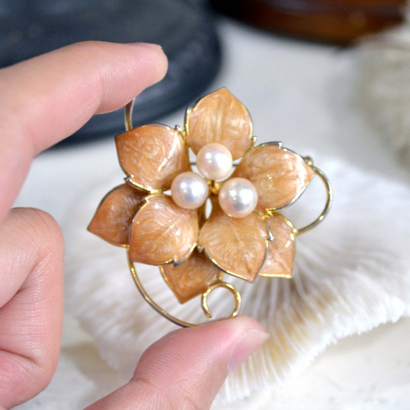 Pink orange luxury enamel flower gold-plated pearl brooch Japanese luxury high-end second-hand medieval jewelry vintage - เข็มกลัด - วัสดุอื่นๆ สีเงิน