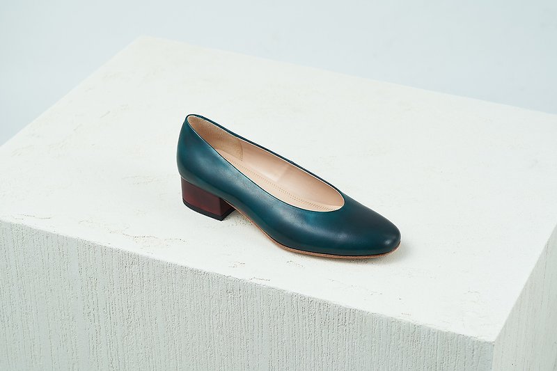 HTHREE 3.4 round toe heel shoes / dark peacock blue / Round Toe Heels - รองเท้าหนังผู้หญิง - หนังแท้ สีน้ำเงิน