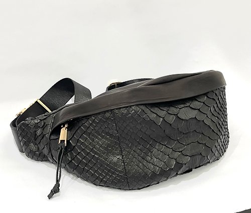 belp-atelier Snakeskin Unisex Fanny Pack Python Leather Waist Bag Black Snakeskin Belt Bag
