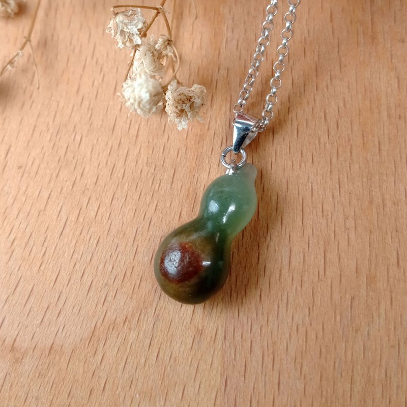 Christmas gift box | Styling jade pendant - gourd oil green Burmese jade/simple and easy to match, good luck comes/ - สร้อยคอ - หยก สีเขียว