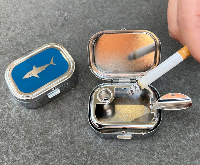 アメリカンキッカーランド 日本製サメ柄灰皿 蓋付き携帯用ミニ灰皿