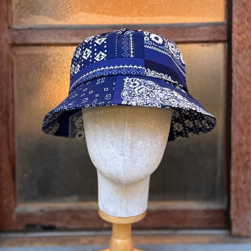 小牛村 / 漁夫帽 藍色 變形蟲 手作 中性款 輕薄 戶外遮陽帽 - 帽子 - 棉．麻 藍色