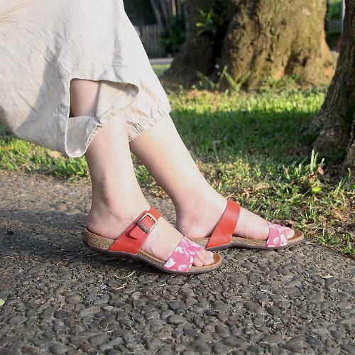 Alina 健康鞋 【樂活風采 櫻花紅】真皮復古飾扣/彈力萊卡布料/真皮軟木氣墊鞋