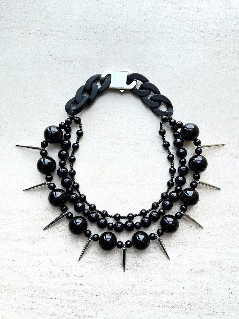 3 Stud All Black Necklace - สร้อยคอ - เรซิน สีดำ