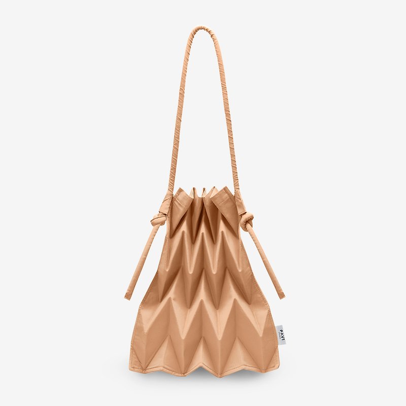 【PAVI STUDIO】W-Knot Thai design shoulder bag - Hazelnut Latte - กระเป๋าแมสเซนเจอร์ - เส้นใยสังเคราะห์ สีกากี