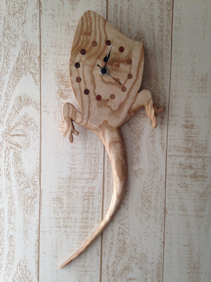 gecko wall clock (Japanese ash)