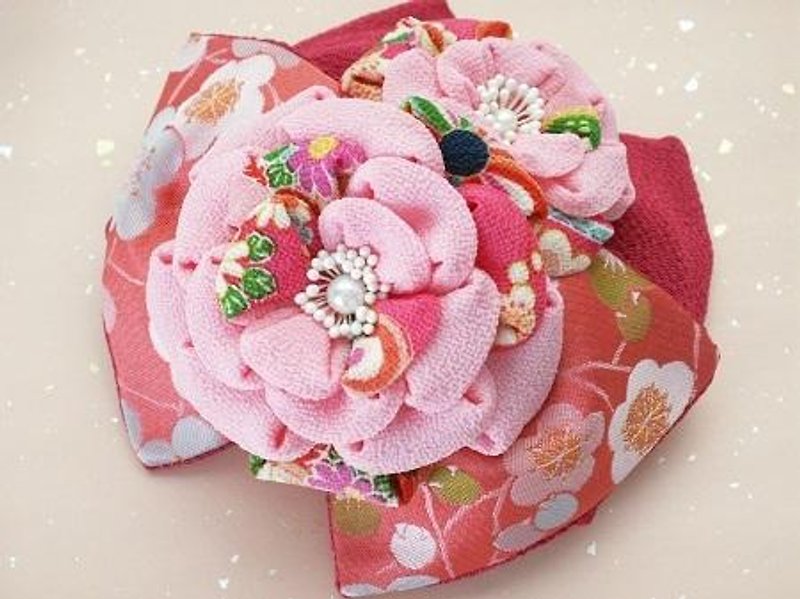 Tsumiko's hair ornament Shichigosan 3 【Pink Tsubaki and big ribbon pink】 - เครื่องประดับผม - ผ้าไหม สึชมพู