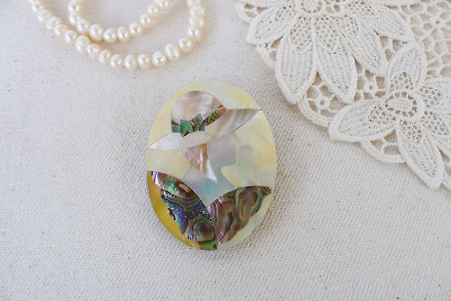 puremorningvintage Art Deco Mother of Pearl Abalone Brooch, Oval Shaped collaged Lady Side Profile