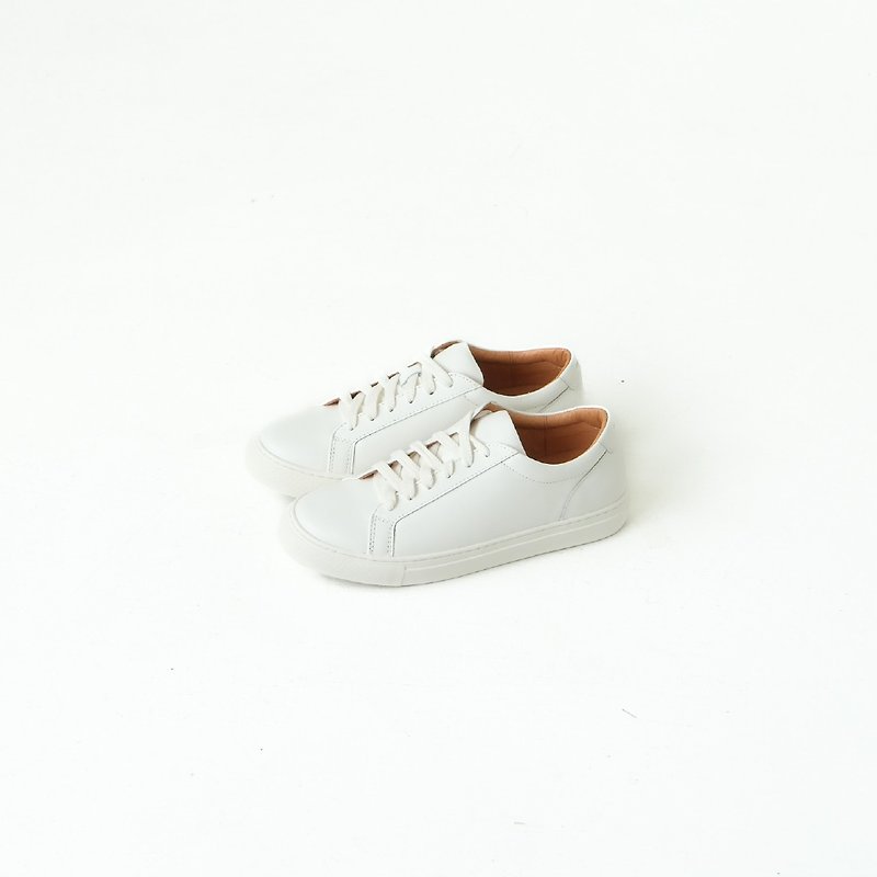 Taiwan handmade genuine leather girls' white shoes (G01) - รองเท้าบัลเลต์ - หนังแท้ ขาว