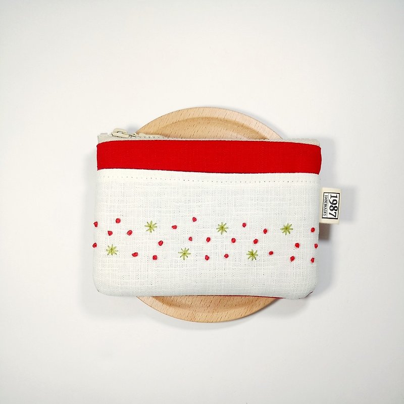 【聖誕系列】手工刺繡  零錢包 手拿包 隨身包 拉鏈袋 聖誕禮物 - 手拿包 - 棉．麻 紅色