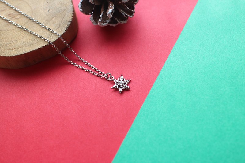 【聖誕限定】-銀色雪花 不鏽鋼項鍊 - 項鍊 - 銅/黃銅 銀色