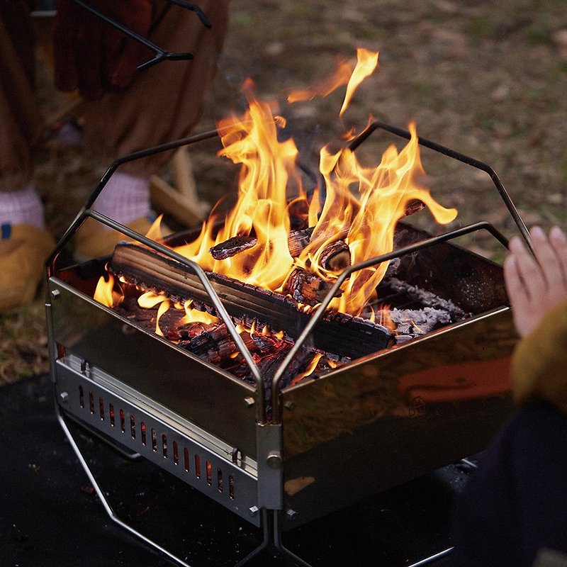 日本LALPHA 日製戶外露營不鏽鋼折疊焚火台(附收納袋) - 野餐墊/露營用品 - 不鏽鋼 銀色