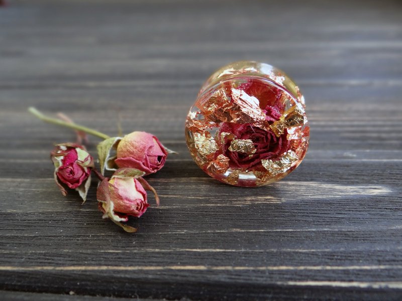 Rose earring plugs Gold earrings Piercing gauge 2g 0g 00g 8mm 10mm 20mm Flowers - 耳環/耳夾/耳骨夾 - 植物．花 紅色