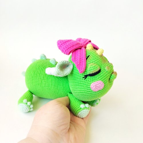 TatiStoreShop 可愛的睡覺寶貝龍貝蒂amigurumi鉤針圖案pdf英文。