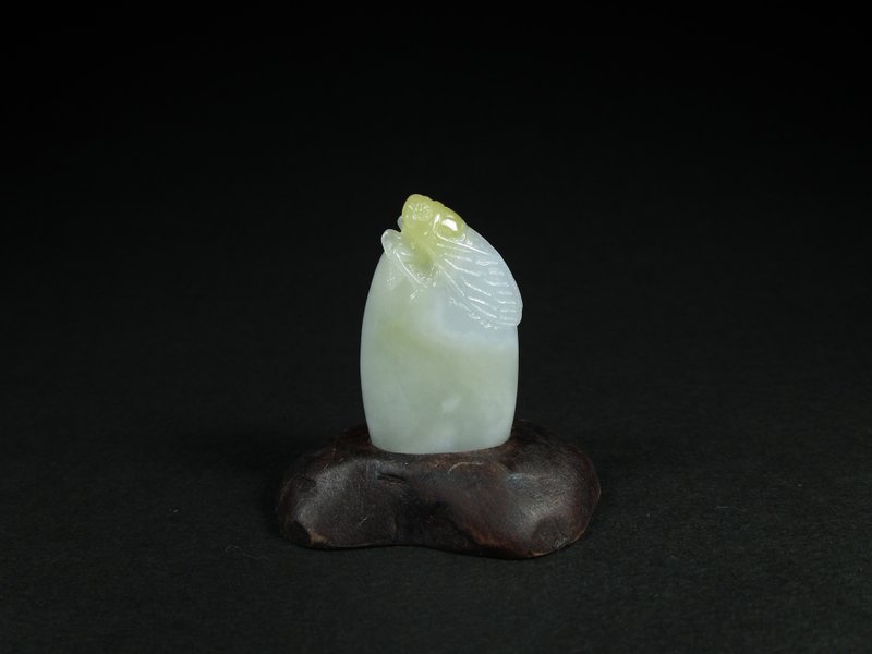 雕件 印紐系列-拔得頭籌(蟬) 黃翡緬甸玉 - 擺飾/家飾品 - 玉石 黃色