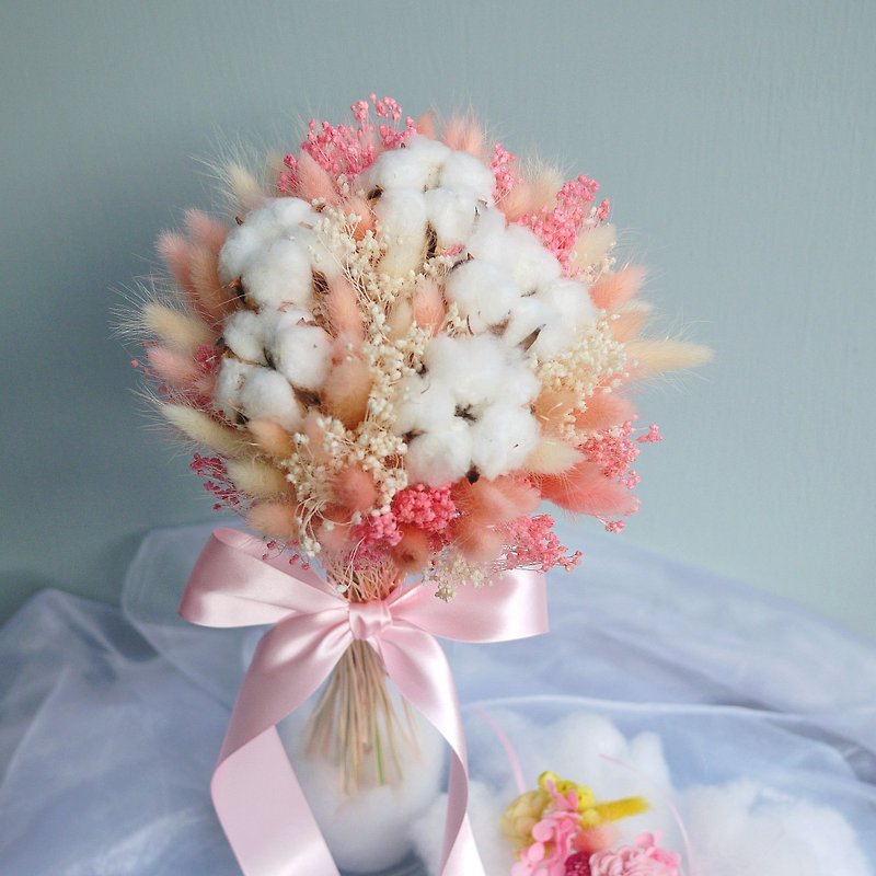 Eden Flower Room Cotton Gypsophila Rabbit Tail Dried Flower Bridal Bouquet - ช่อดอกไม้แห้ง - พืช/ดอกไม้ สึชมพู