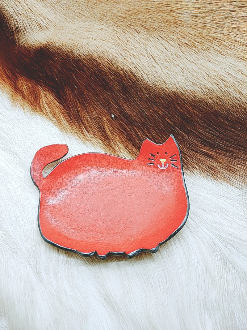 Cat leather Plate - Other - Genuine Leather Red