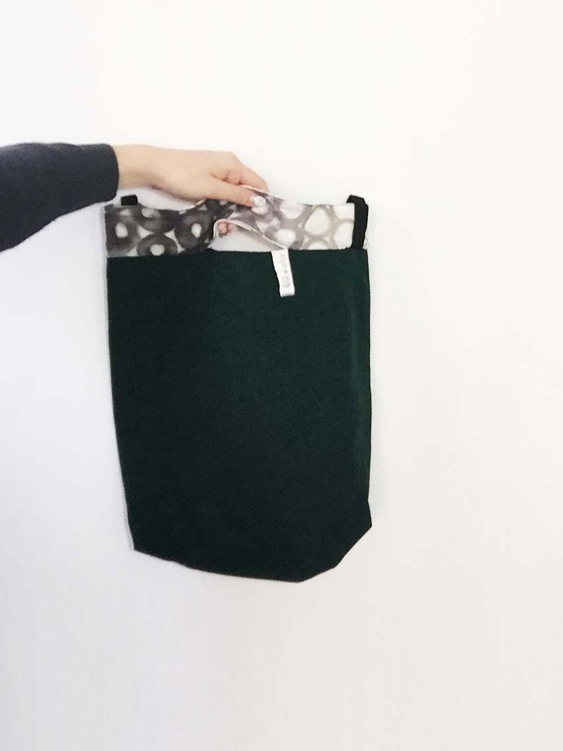Wahr_ circle green canvas bag / shoulder bag / bag - Messenger Bags & Sling Bags - Other Materials Multicolor