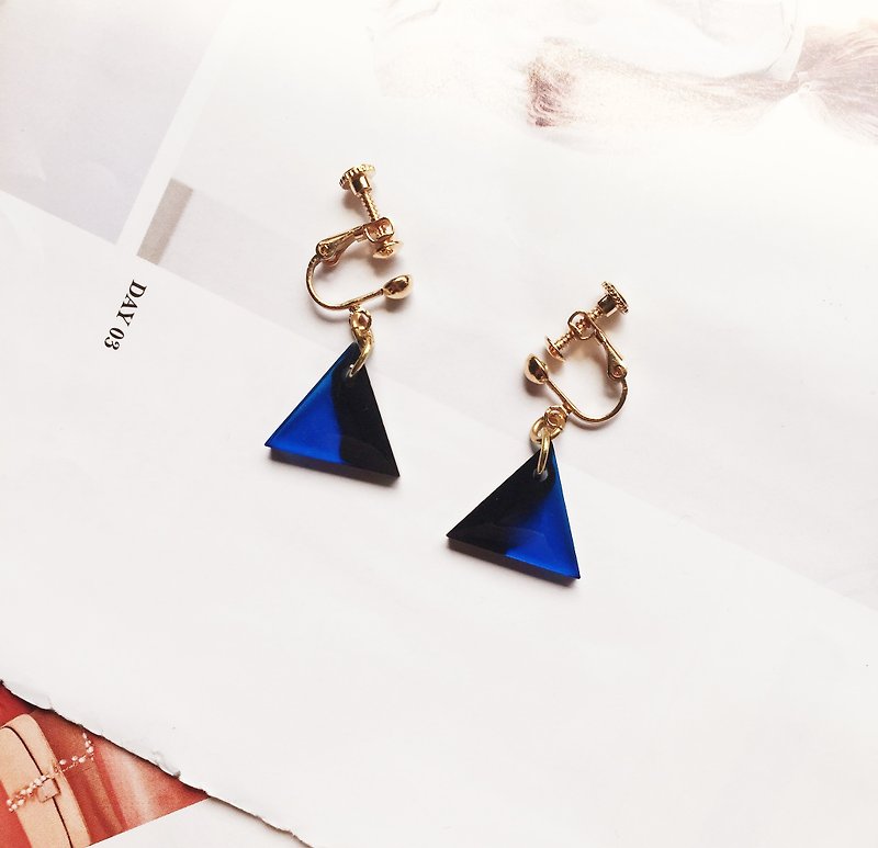 La Don - 三角深藍黑 耳針/耳夾 - 耳環/耳夾 - 壓克力 藍色