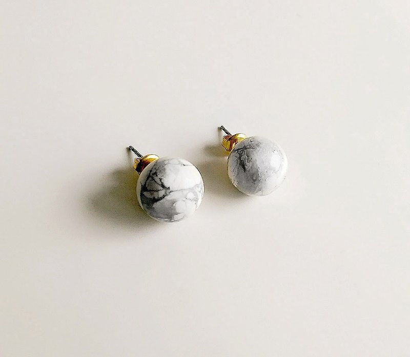 [Gemstone Series] Hand-made Natural Ore White Stone Black Brass Pure Earrings - Earrings & Clip-ons - Gemstone Silver