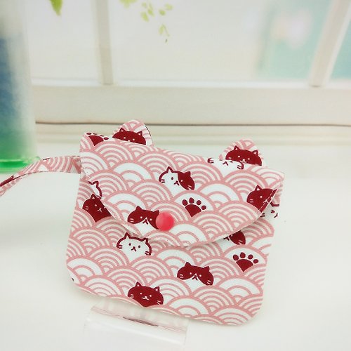QQ rabbit 手工嬰幼兒精品 彌月禮盒 免費繡名字。貓咪控-3款可選。貓耳造型口罩收納袋 / 衛生棉包