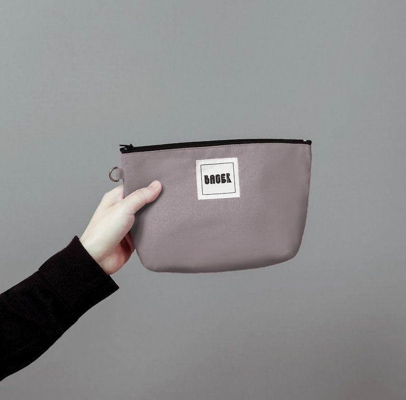 Bager simple plain zipper bag / 藕 purple gray - กระเป๋าเครื่องสำอาง - ผ้าฝ้าย/ผ้าลินิน สีเทา