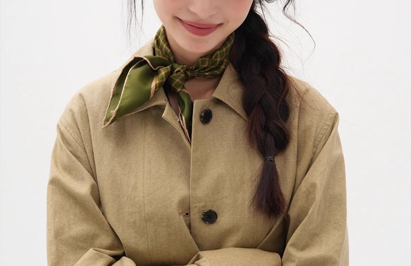 【A bouquet of camellia】French retro/checkered small square towel/gift - Scarves - Silk Multicolor